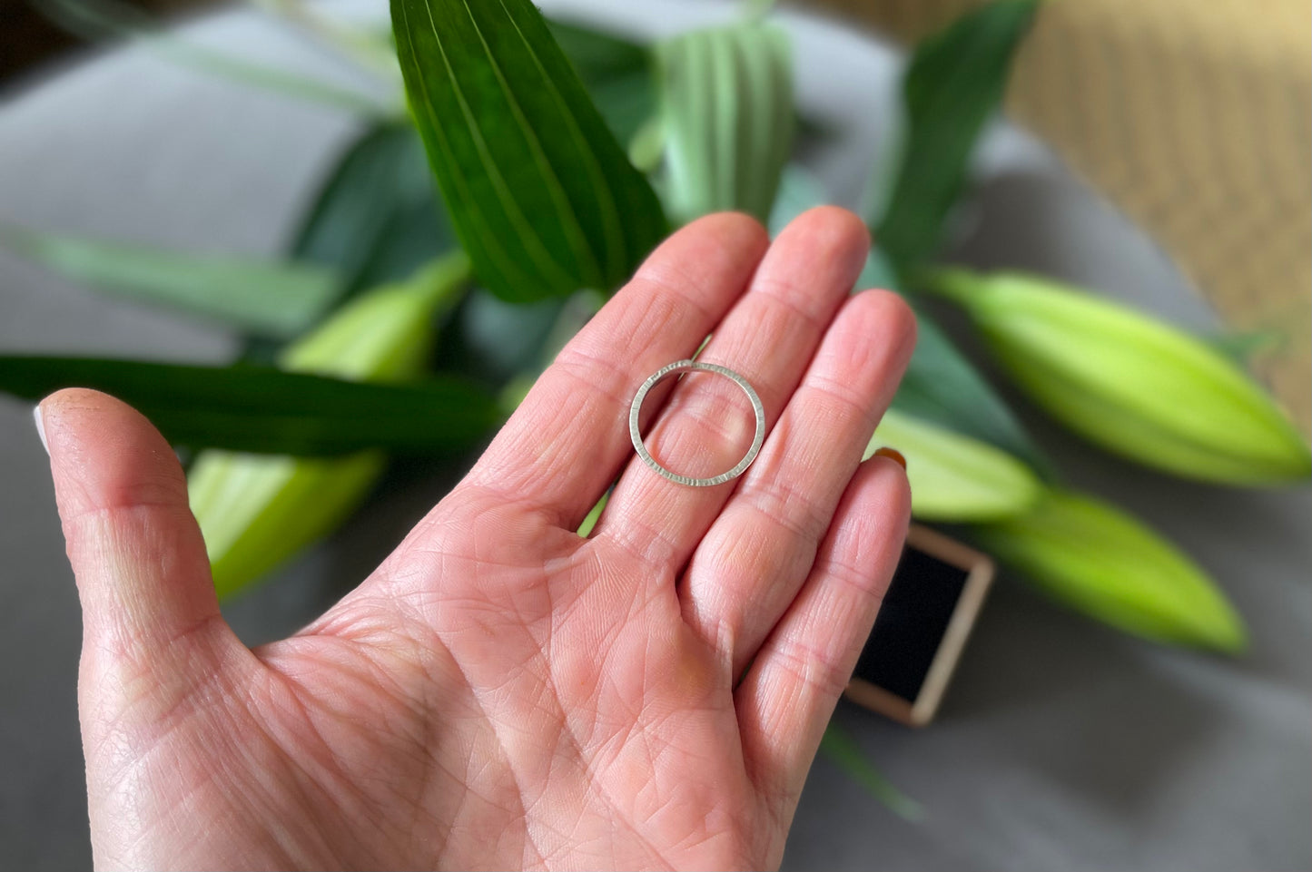 Crossover Ring 9ct White Gold