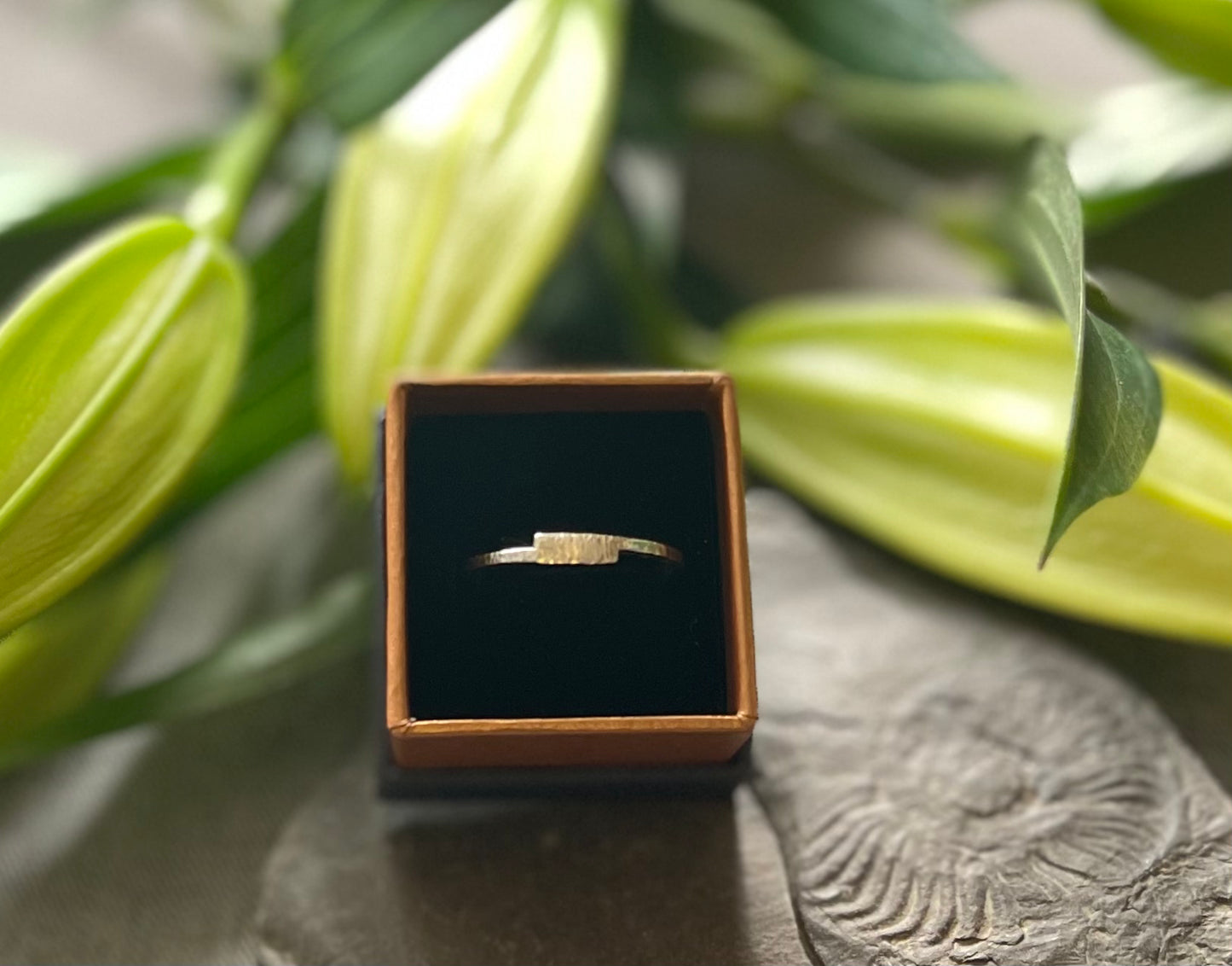 Crossover Ring 9ct White Gold