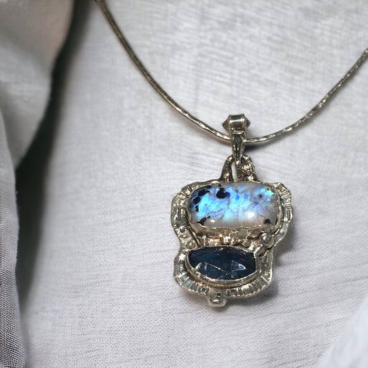 Totem Lagoon Pendant